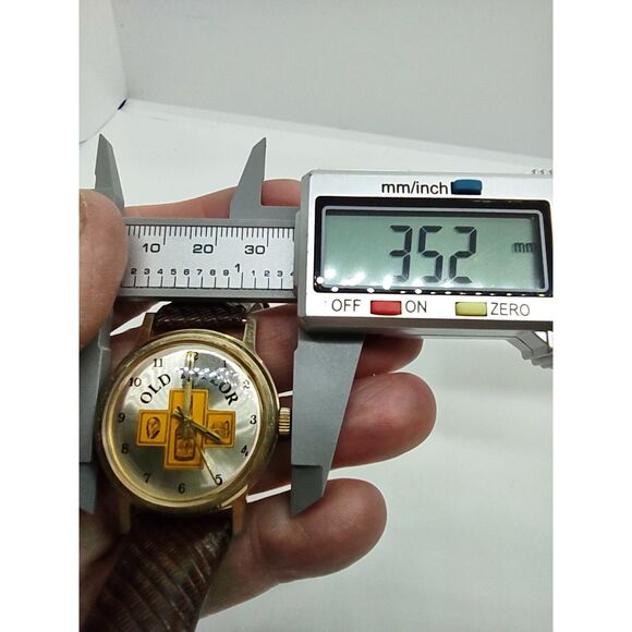 Old Taylor Whiskey Manual Wind Vintage Watch - Picture 7 of 13